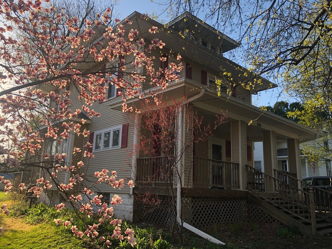 Primary Photo - 326 N 4th St