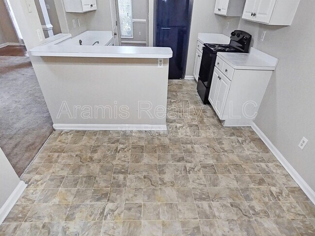 Building Photo - 553 Washington Dr