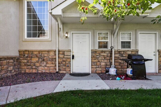 Foto del edificio - 2143 Coronado Pkwy N