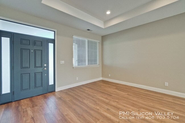 Foto del edificio - 2368 Tulip Rd