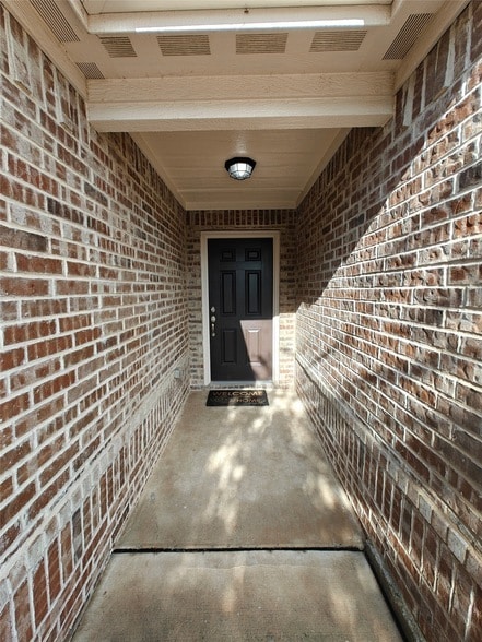 Building Photo - 2105 Old Harbor Way