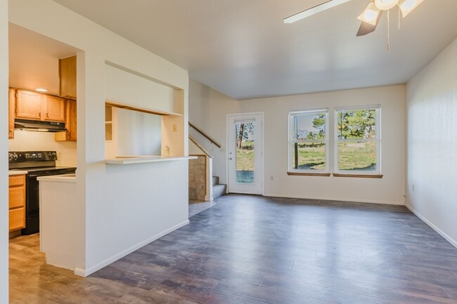 Building Photo - 21 W Golf Pl