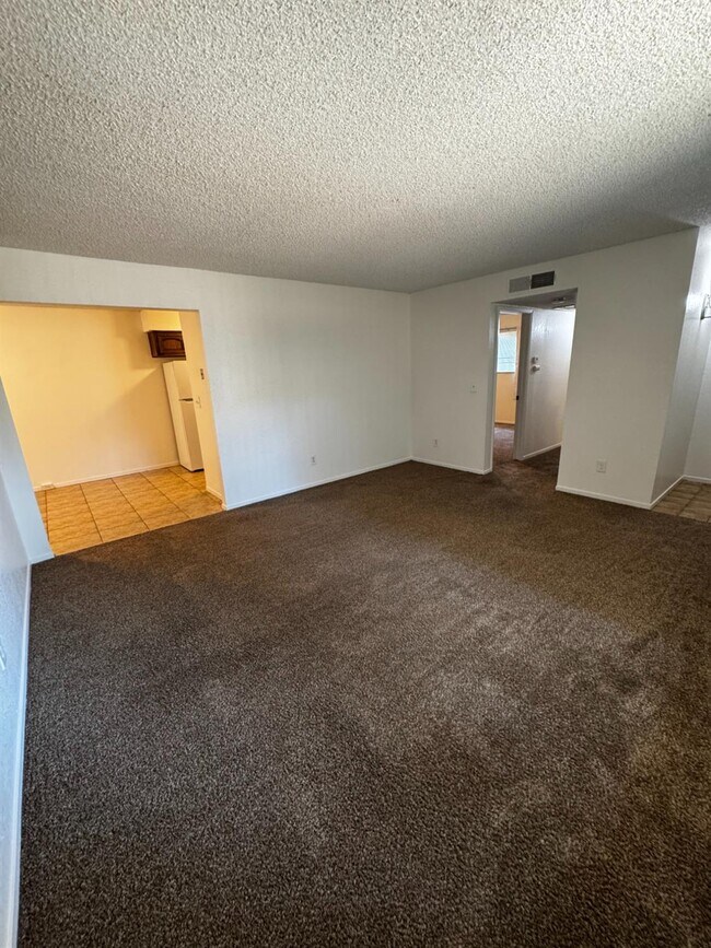 Building Photo - 4313 N Emerson Ave