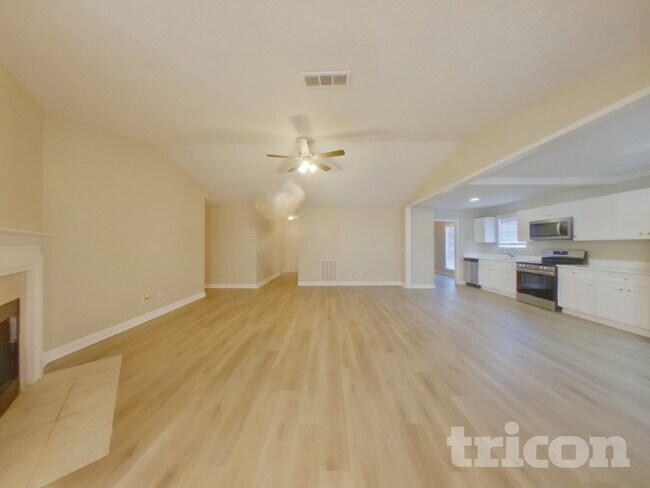 Building Photo - 206 Whistle Way