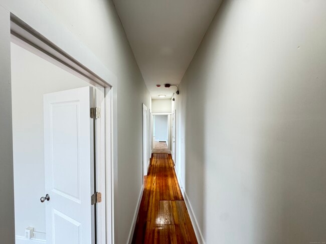 Foto del edificio - 360 Campbell Ave