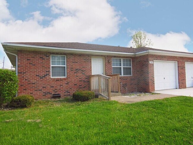 Building Photo - 3 Bedroom Duplex in East Glenn
