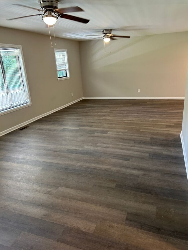 Building Photo - 1120 Wooded Ave