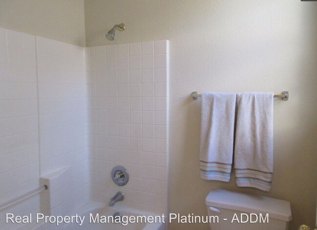 Building Photo - 3 br, 2 bath House - 5755 E. Belgravia Ave.