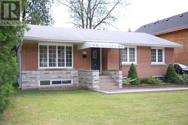 Building Photo - 1026 Bridge Rd