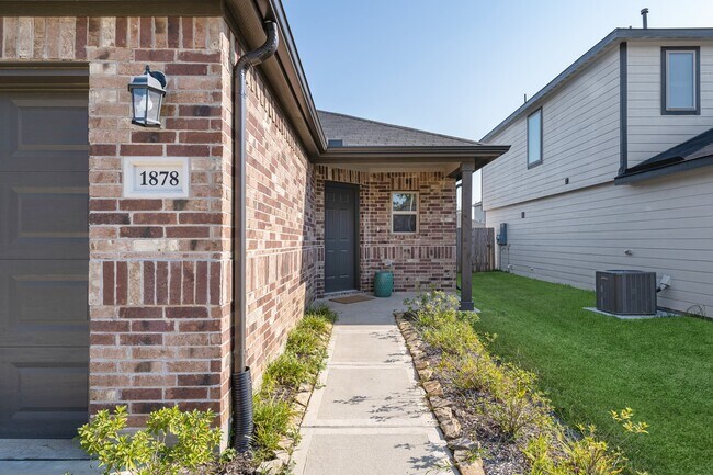 Foto del edificio - 1878 Brushy Cedar Ct