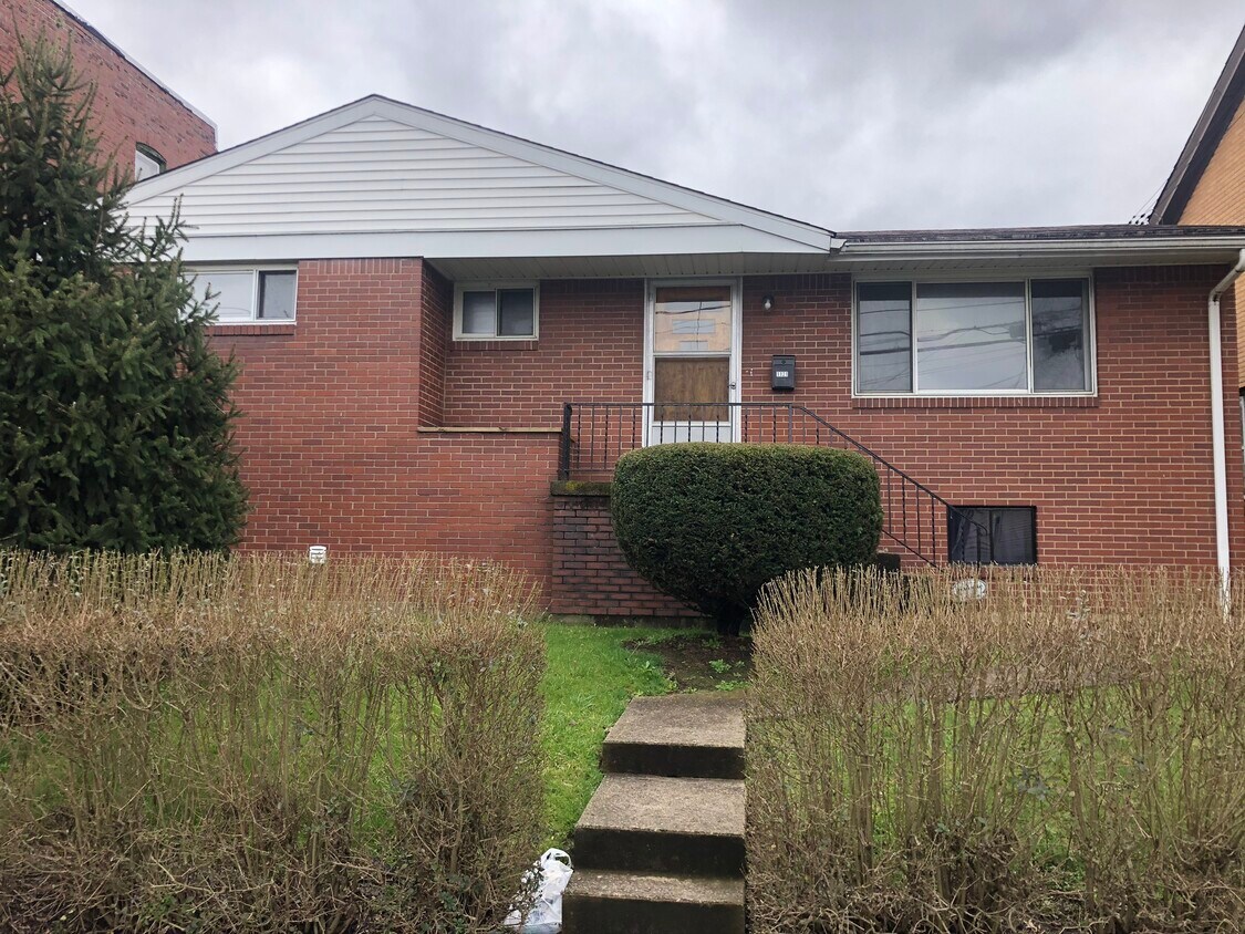 1121 Church Ave, McKees Rocks, PA 15136 House Rental in McKees Rocks