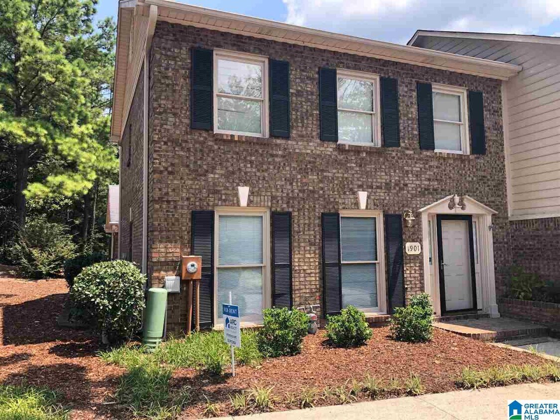 1901 Mountain Laurel Ln, Hoover, AL 35244 Townhome Rentals in Hoover