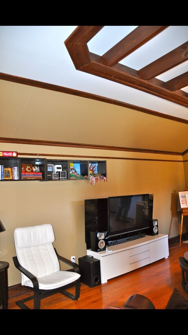 Living area - 1736 15th Ave S
