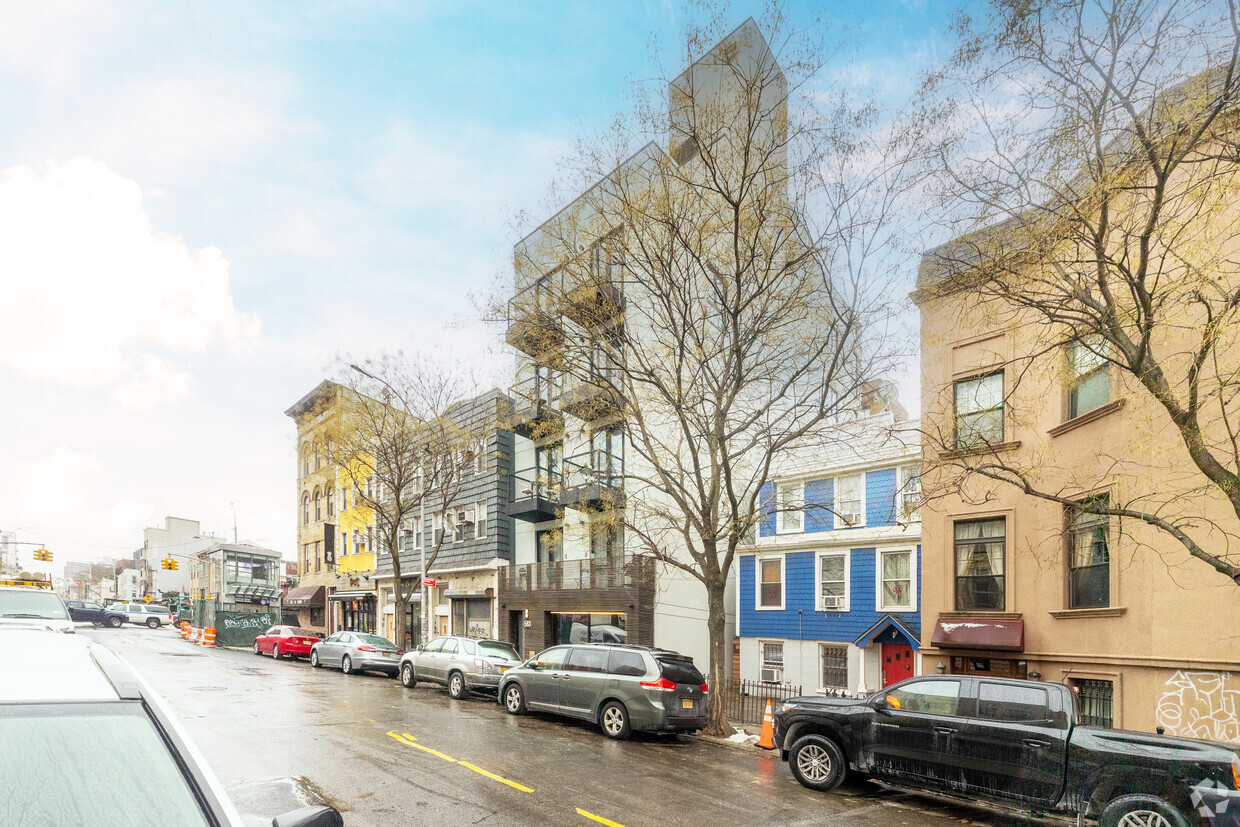 583 Lorimer Street - 583 Lorimer St