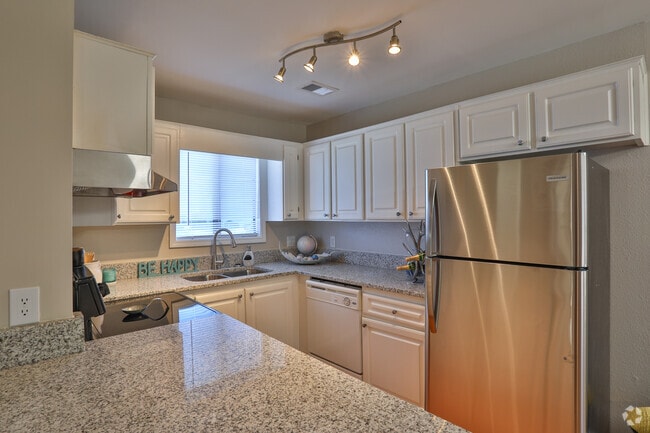 3BR, 2BA - Gatewood Apartments
