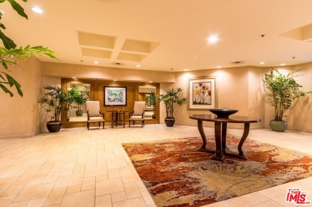 Foto del edificio - 2131 Century Park Ln