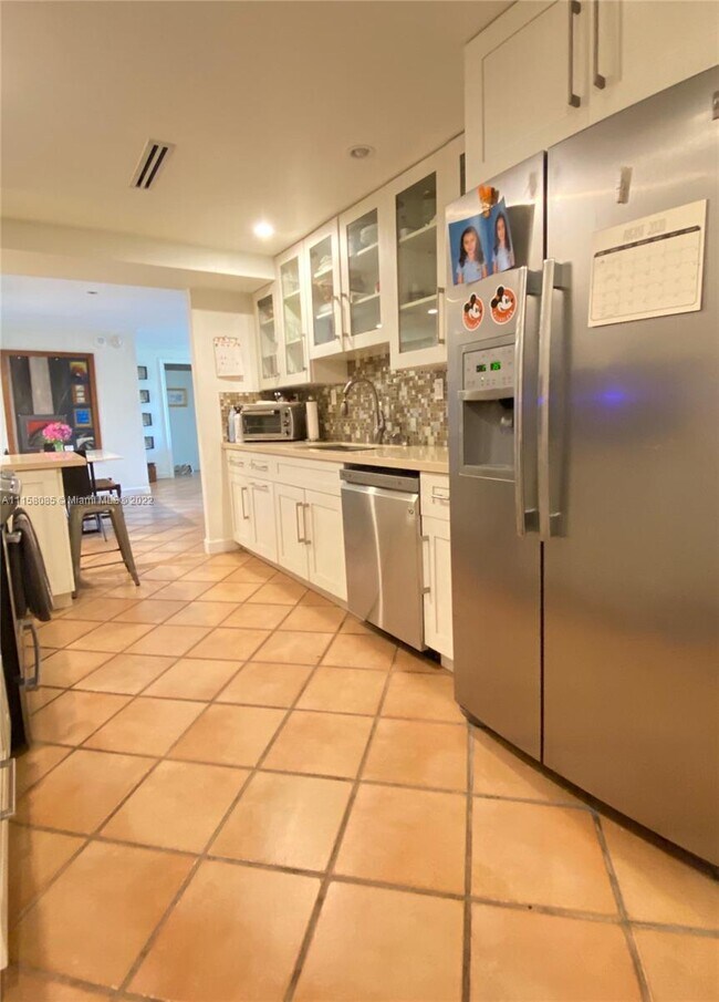 Building Photo - 1111  Crandon  A306 Key Biscayne Fl 33149