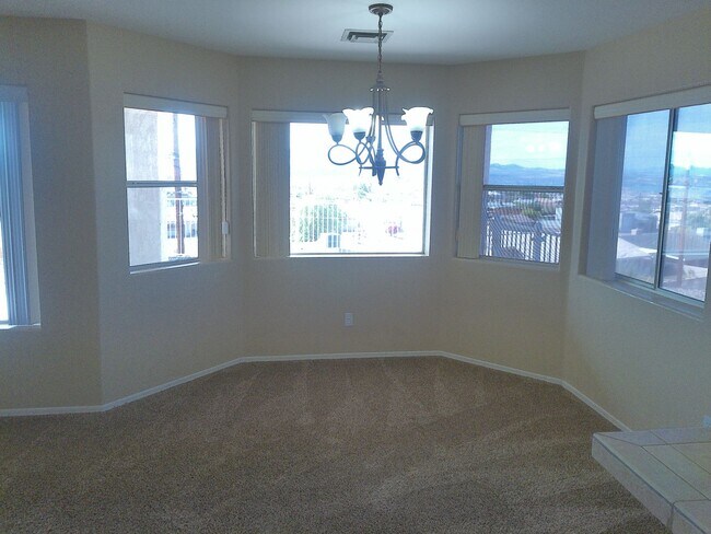 Foto del edificio - Long Term 3 bedroom 2 bath 3 car