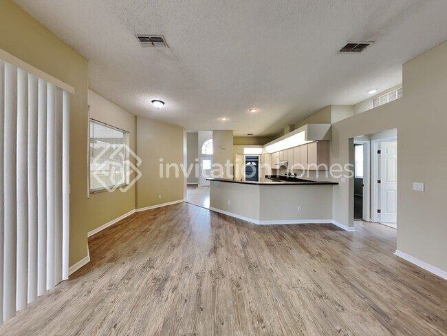 Building Photo - 1514 Davenport Dr