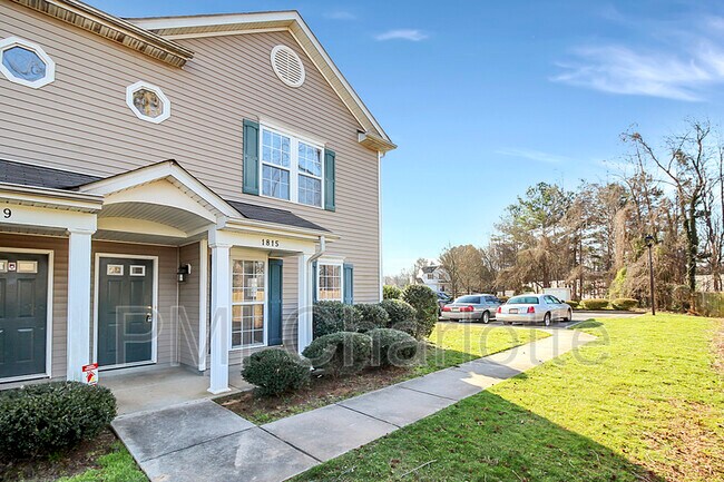 Foto del edificio - 1815 Butterfly Ln
