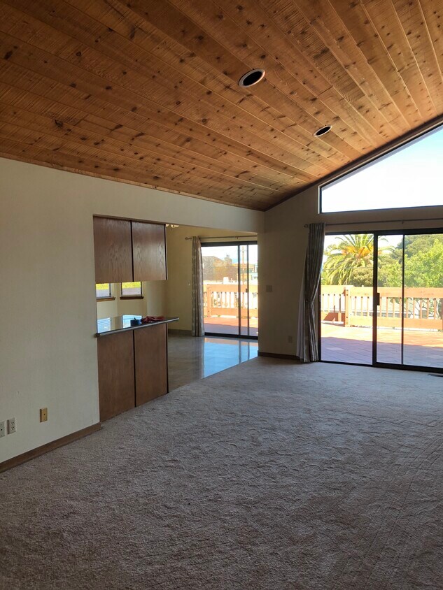 441 Reeside Ave, Monterey, CA 93940 Condo for Rent in Monterey, CA