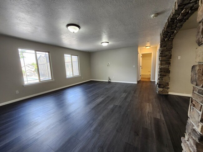 Building Photo - PG #65 (Camron)