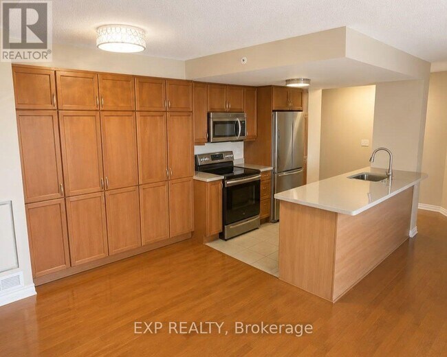Photo du bâtiment - 350 Princess Royal Dr