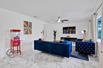 Building Photo - 2065 SW 28th Terrace