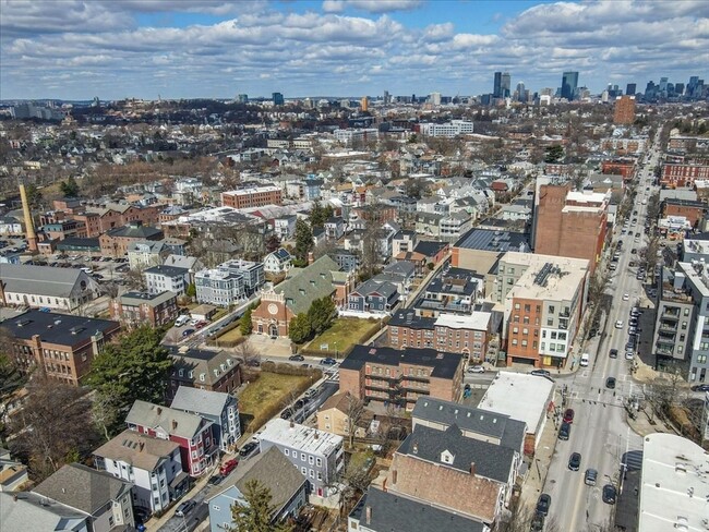 Building Photo - 14 Haverford St