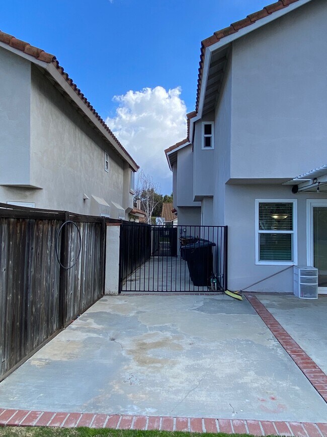Foto del edificio - 15530 Oakflats Rd
