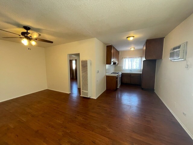 Building Photo - 708 Porter St