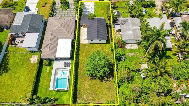 Foto del edificio - 300 NE 116th St