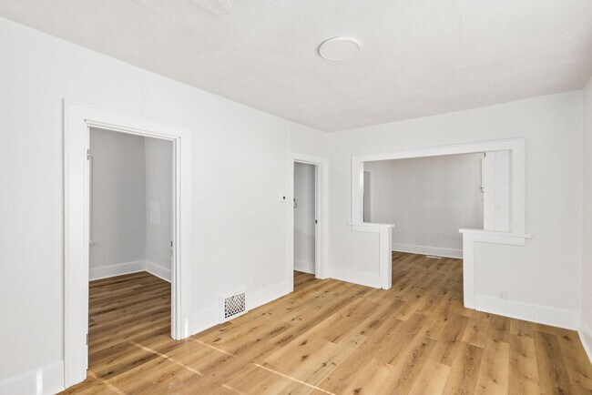 Foto del edificio - 910 Reddick St