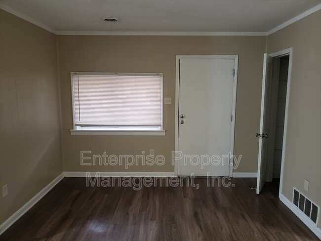 Photo - 3147 Northgate St House