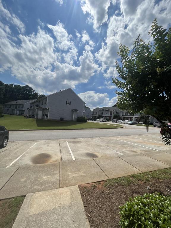 Foto del edificio - 4824 Walden Lake  Pointe