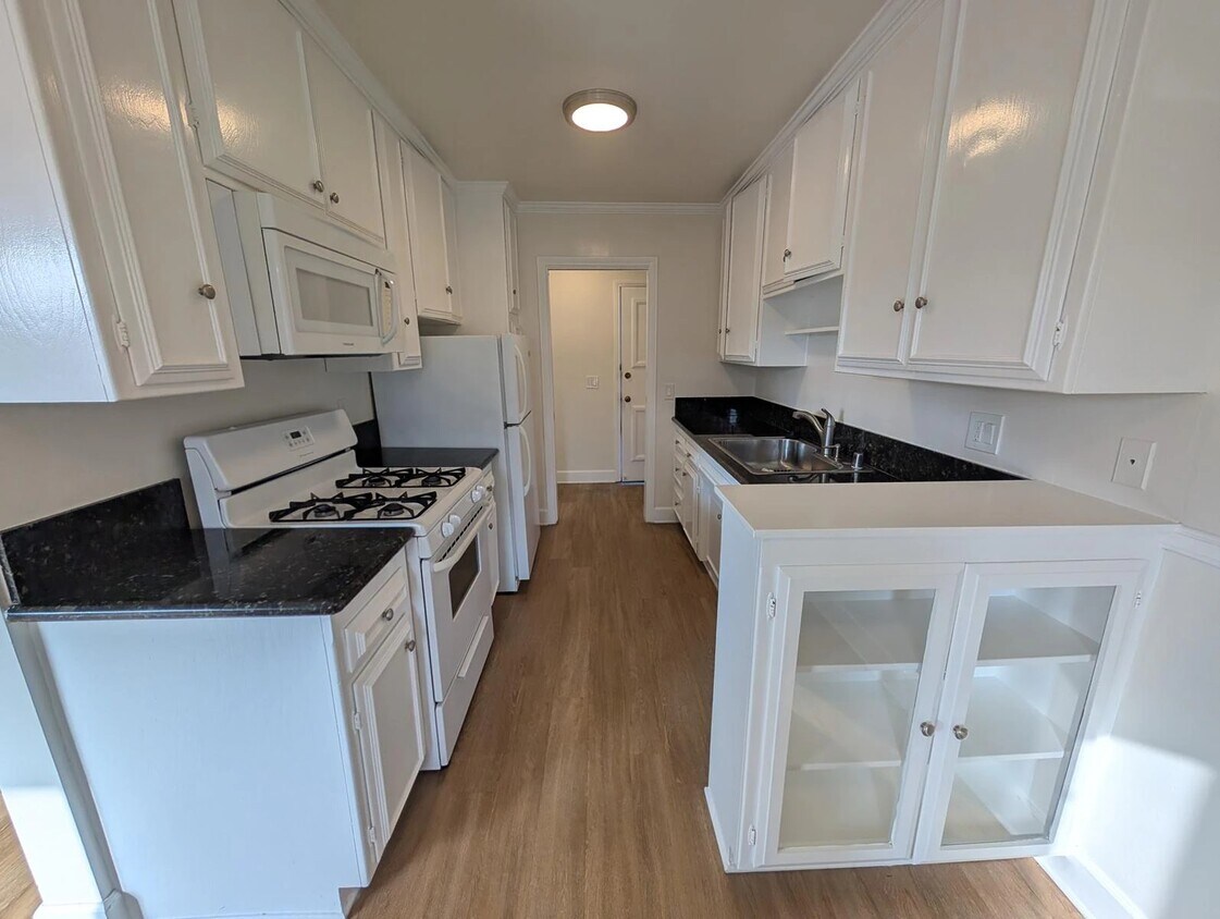 Foto principal - 1631 Barry Ave