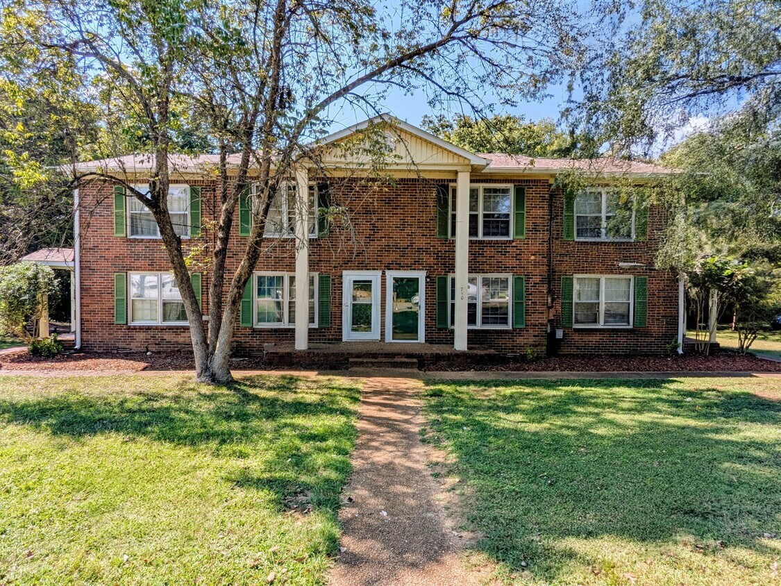 Primary Photo - 748 Holder Dr