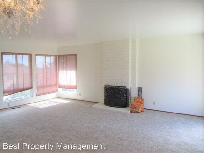Building Photo - 5 br, 3 bath House - 27951 Edgecliff Way