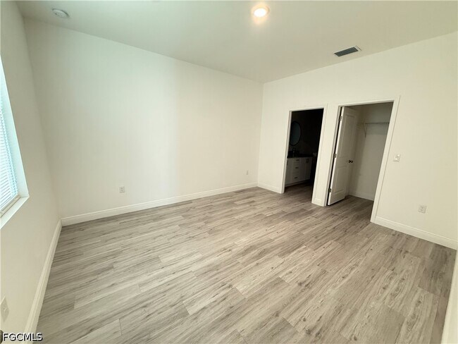 Foto del edificio - 611 Greenbriar Blvd