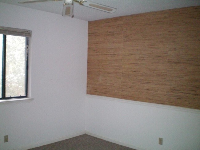 Building Photo - 236 Walmar Grove