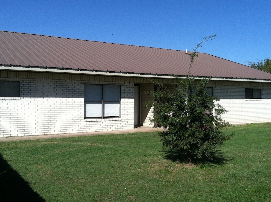 Building Photo - 800 Blackjack St