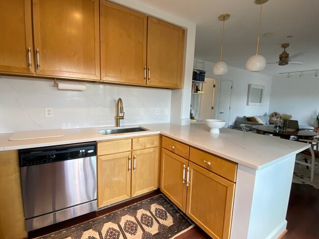 Building Photo - 2022 Flagler Pl NW