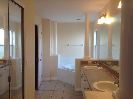 Building Photo - 2635 Emerald Lake Ct