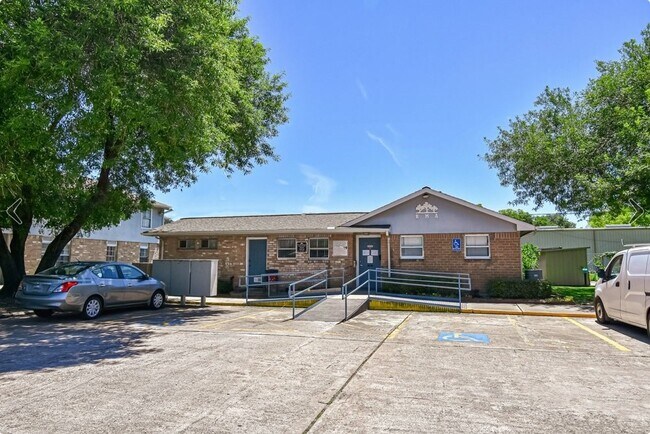 Foto del edificio - 5360 E 5th St