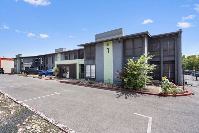 Foto del edificio - 909 Reinli St