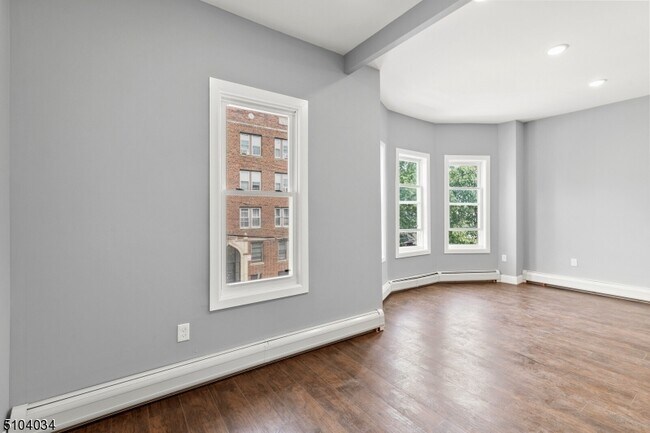 Foto del edificio - 17 Fulton Ave