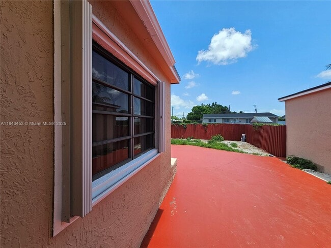 Foto del edificio - 7601 SW 22nd St