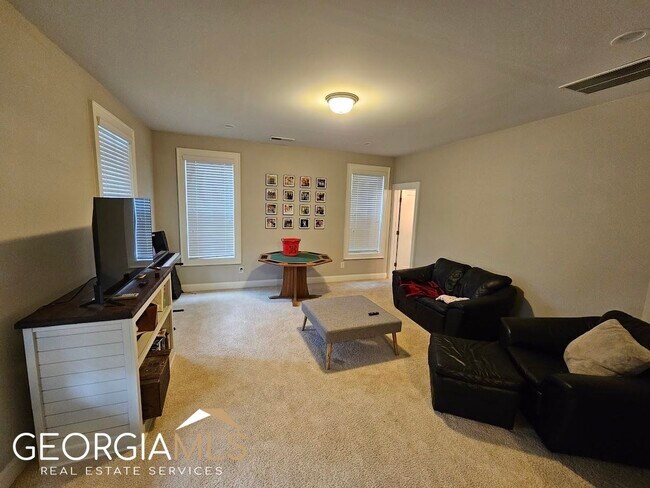 Foto del edificio - 208 Jamestowne Pass