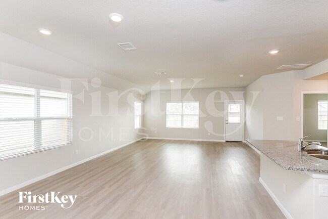 Foto del edificio - 14918 Bog Mill