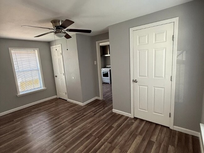 Building Photo - 3217 Stonewall St